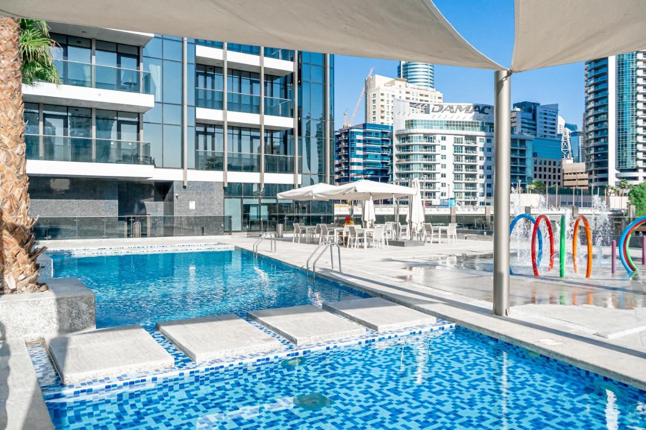 Higuests - Sparkle Towers 2 Dubai Exterior foto